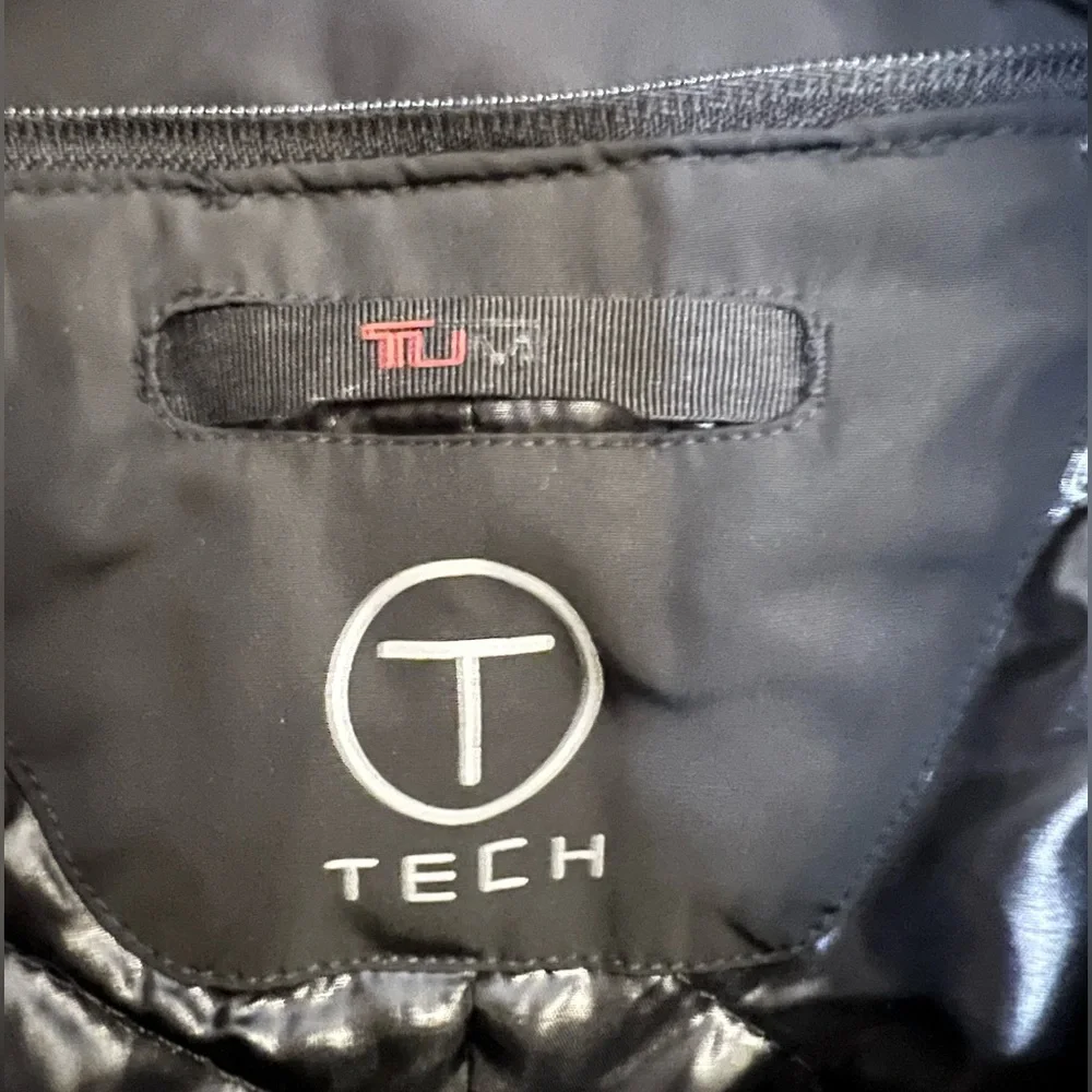 Tumi T Tech‎ quilted insulated commuter jacket with hideaway hood size XL